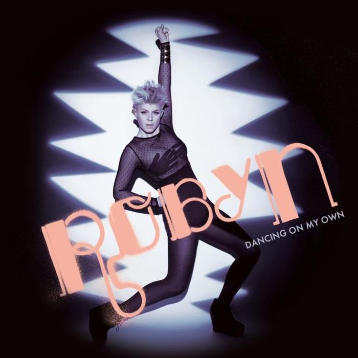 Robyn trên bìa đĩa đơn "Dancing On My Own"