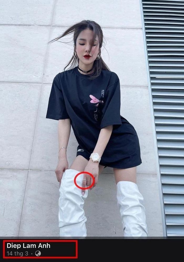 Đến tháng 3/2021, Diệp Lâm Anh đã chuyển ngón đeo nhẫn từ áp út sang ngón trỏ và sau đó không còn mang nữa.