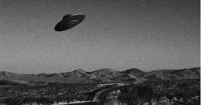 "UFO bị hút đến Yorkshire bởi đỉnh núi mà chúng tôi ở có độ cao vượt trội so với các vùng khác trong nước. Thêm vào đó là không gian rộng rãi cùng hàng loạt căn cứ quân sự cũ bị bỏ hoang, không sử dụng”, Brian nói.