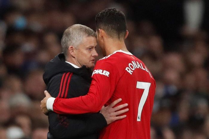 Ronaldo không thể mãi cứu Man Utd. Ảnh: Reuters.