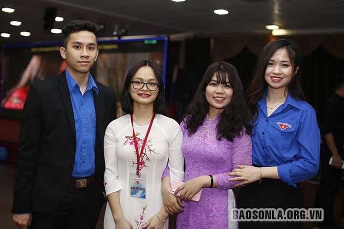 Vũ Nhật Minh và các lưu học sinh Việt Nam dự Kỷ niệm Ngày thành lập Đoàn TNCS Hồ Chí Minh tại nước Nga.