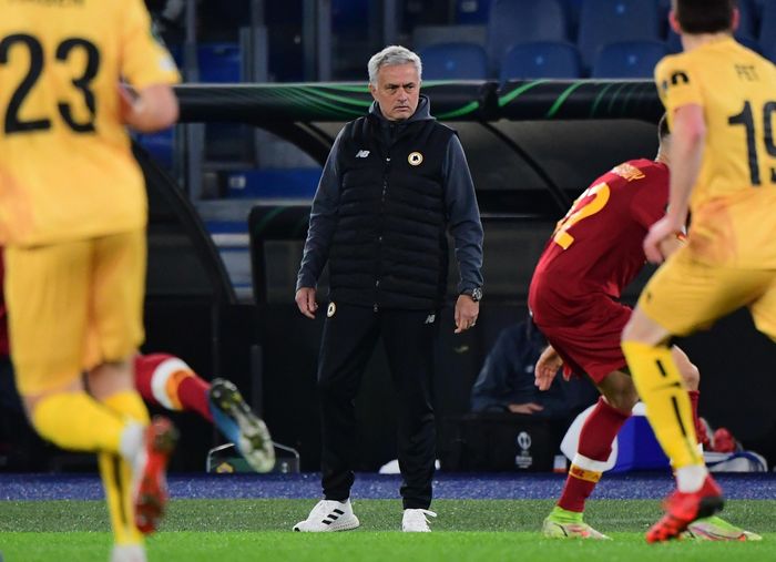 Sau trận đấu, HLV Mourinho tỏ rõ sự không hài lòng với tổ trọng tài: "Bodo là đội bóng tốt. Họ có 2 cú sút trúng đích và thu về 2 bàn. Trong khi đó, Roma bỏ lỡ hàng loạt cơ hội. Lẽ ra chúng tôi phải được hưởng 2 quả phạt đền". Trận hòa tại Olimpico khiến Roma giậm chân ở vị trí thứ 2 với 7 điểm, xếp sau Bodo với 8 điểm.