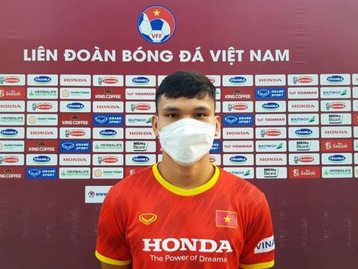 Xuân Mạnh chờ cơ hội thi đấu ở đội tuyển Việt Nam.Ảnh: VFF