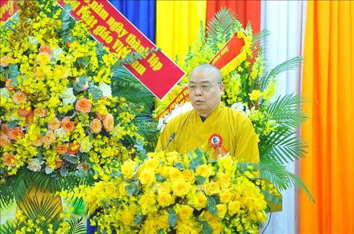 Hòa thượng Thích Thanh Nhiễu Phó, Chủ tịch thường trực Hội đồng Trị sự Giáo hội Phật giáo Việt Nam phát biểu tại lễ kỷ niệm. Ảnh: Minh Đức/ TTXVN