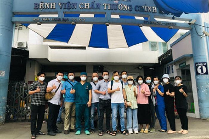 Các bác sĩ Bệnh viện Chấn thương Chỉnh hình lên đường hỗ trợ tiêm chủng tại tỉnh Sóc Trăng