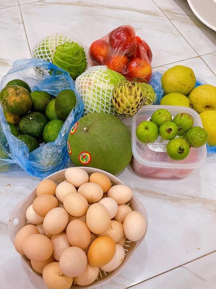 Đỗ Thị Hà rất thích ăn rau củ và trái cây. 