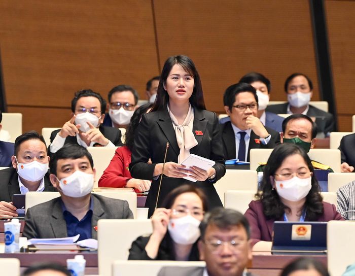 Đại biểu Quốc hội tại phiên chất vấn các thành viên Chính phủ. Ảnh Như Ý