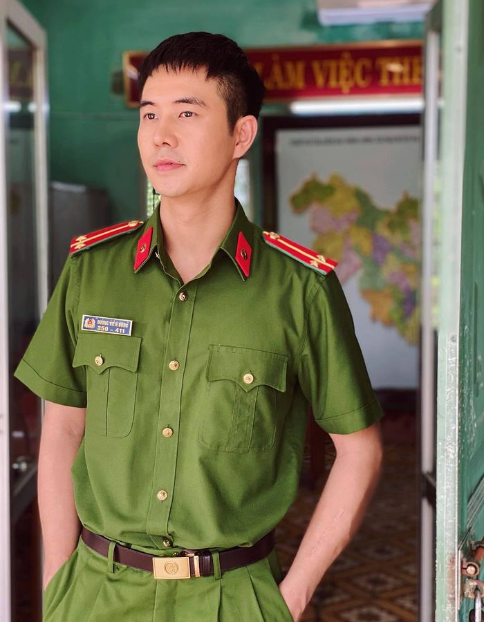 Hiếu Su vào vai chàng công an xã Dương Viễn Đông điển trai.