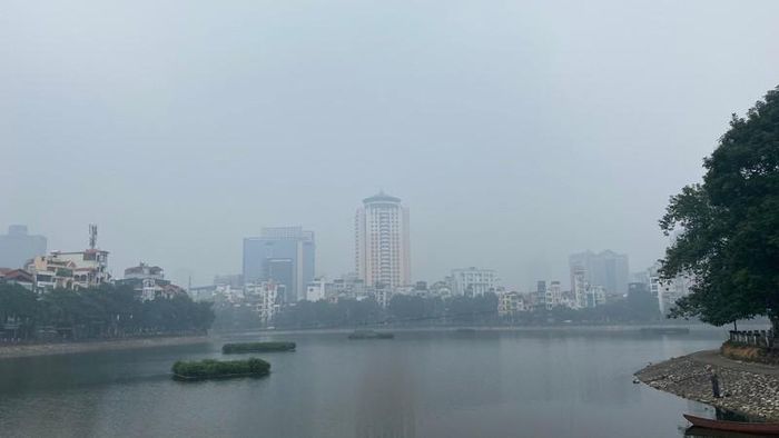 Một góc Hồ Hoàng Cầu trong chiều nay.