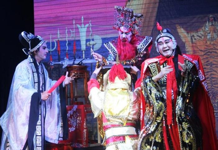 Vở cải lương tuồng cổ “Lưu Bị cầu hôn Giang Tả” cũng hy vọng trở lại. Ảnh: Đông A