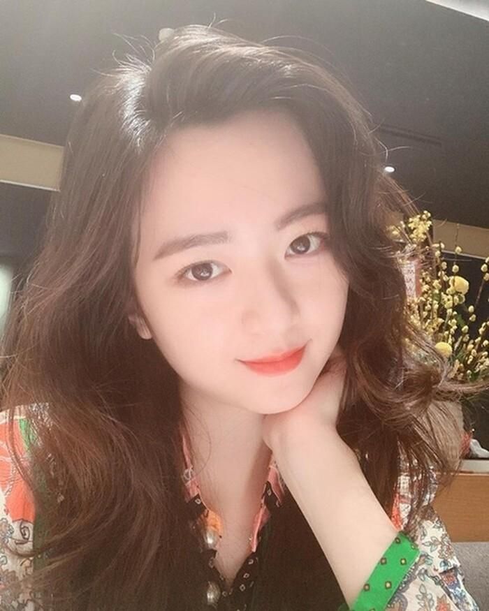 Với nhan sắc đẹp tròn đầy, viên mãn, có thể thấy rằng, những lời khen cộng đồng mạnh dành cho Anh Sa hoàn toàn xứng đáng.