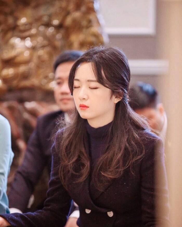 Hình ảnh chứng minh "vẻ đẹp không tì vết" của con gái Hoa hậu Đền Hùng.
