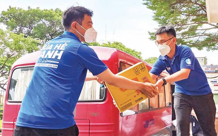 Đoàn viên, thanh niên có nhiều hoạt động xung kích, tình nguyện để cùng thành phố chiến đấu và chiến thắng dịch Covid-19.