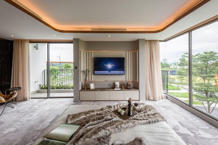Với mục đích giải tỏa những áp lực của gia chủ sau ngày dài làm việc, TTID đã mở hết không gian bằng các lớp cửa kính rộng.