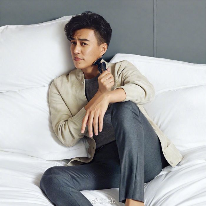 Fan cuồng bỏ chồng con đi theo Cận Đông giả. Ảnh: 163, Sina.