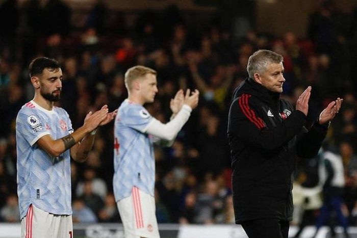 Jenas cho rằng Solskjaer bị cầu thủ phản bội