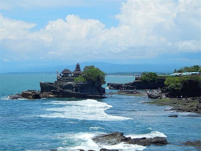 Tanah Lot.