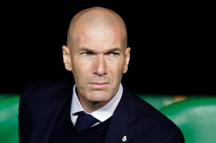Zidane là ứng viên hàng đầu thay Solskjaer.
