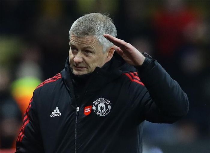 HLV Solskjaer chỉ biết bào chữa trong tuyệt vọng. 