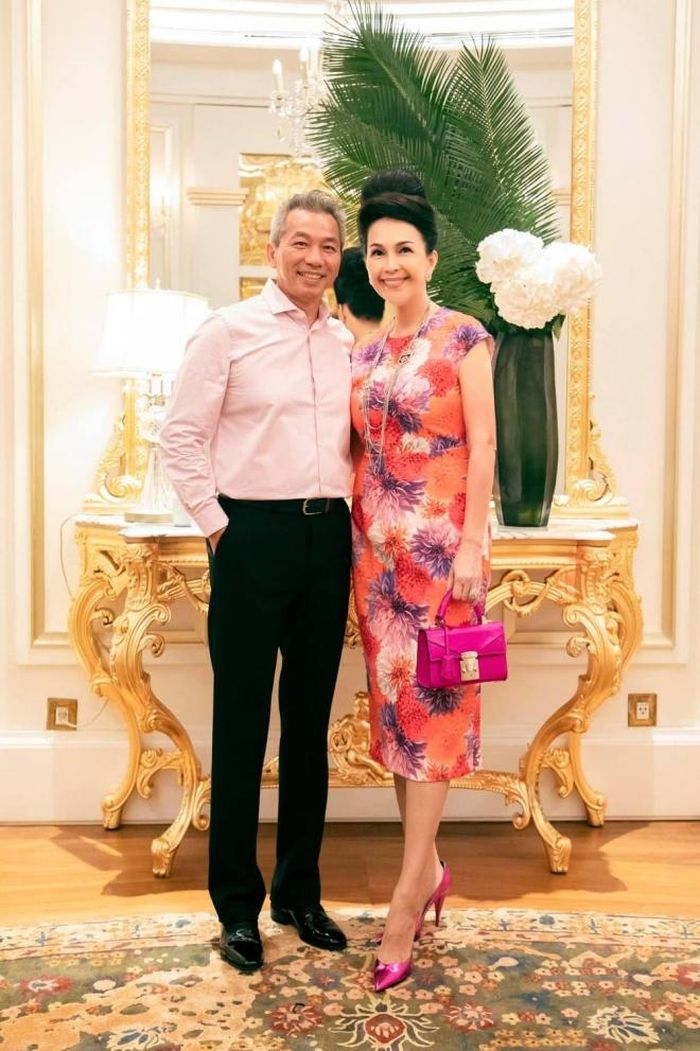 Vợ chồng nữ diễn viên đã có hơn 30 năm bên nhau. Ảnh: FBNV
