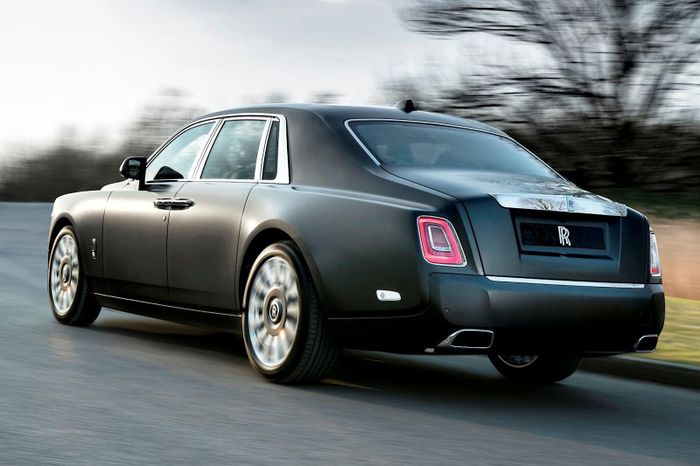  Có tổng cộng 442 chiếc Rolls-Royce Phantom được sản xuất trong giai đoạn 2019-2022 bị ảnh hưởng bởi đợt triệu hồi này. Ảnh: CarBuzz. 