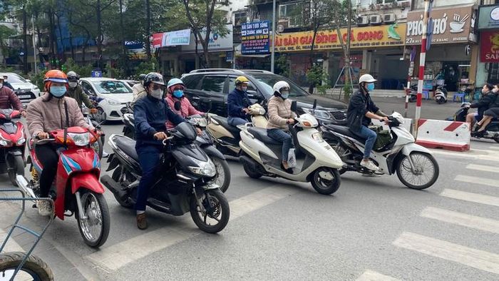 Người dân phải sử dụng đến những chiếc áo ấm giữ nhiệt.
