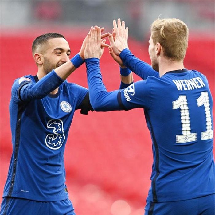 Cả Ziyech (trái) và Werner đều đang không có chỗ đứng vững chắc tại Chelsea