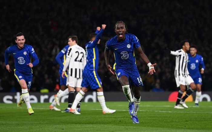 Chalobah có bàn đầu tiên ở Champons League. Ảnh: Internet