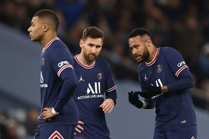 PSG nhận thất bại ngược dòng trên sân của Man City