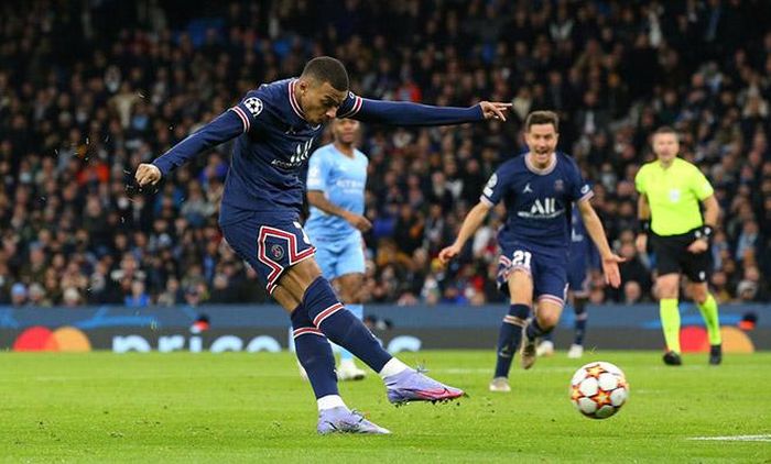 Mbappe ghi bàn nhưng cũng bỏ lỡ nhiều cơ hội