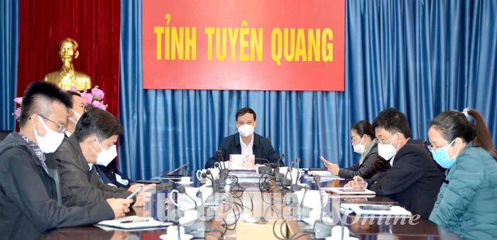 Đồng chí Nguyễn Mạnh Tuấn, Tỉnh ủy viên, Phó Chủ tịch UBND tỉnh dự tại điểm cầu Tuyên Quang.
