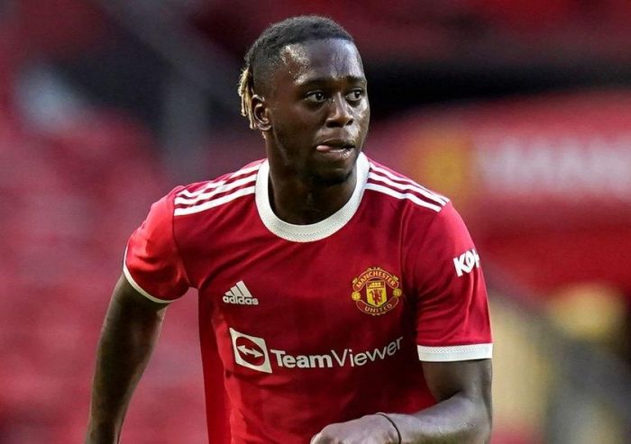Đảm nhiệm vai trò hậu vệ phải trong bộ tứ vệ là Aaron Wan-Bissaka