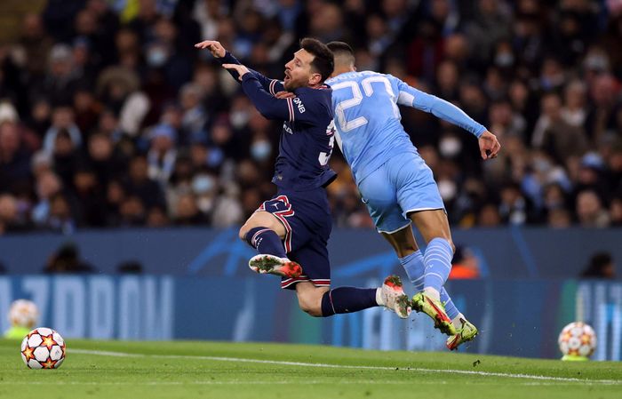 Messi không thể tỏa sáng trong lần thứ 2 chạm trán Man City. Ảnh: Reuters.