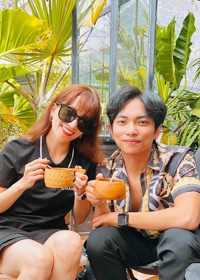 Khánh Thi lý giải cô có những status gây hoang mang do rơi vào tình trạng căng thẳng vì không thể ở cùng các con cũng như công việc không như ý muốn do dịch bệnh.