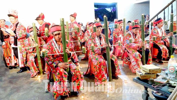 Lễ đăng quang 7 đèn của dân tộc Dao tại Lễ cấp sắc xã Tân Thành (Hàm Yên).