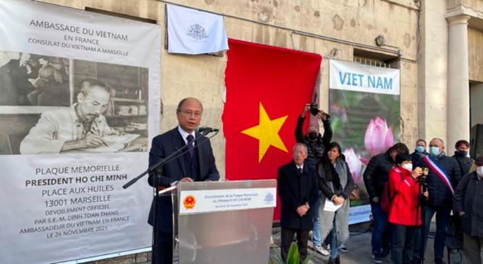 Đại sứ Đinh Toàn Thắng phát biểu tại buổi lễ.