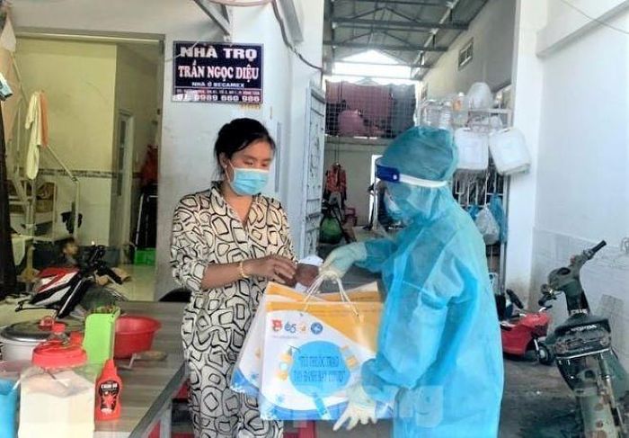 F0 điều trị tại nhà ở Bình Dương được phát thuốc