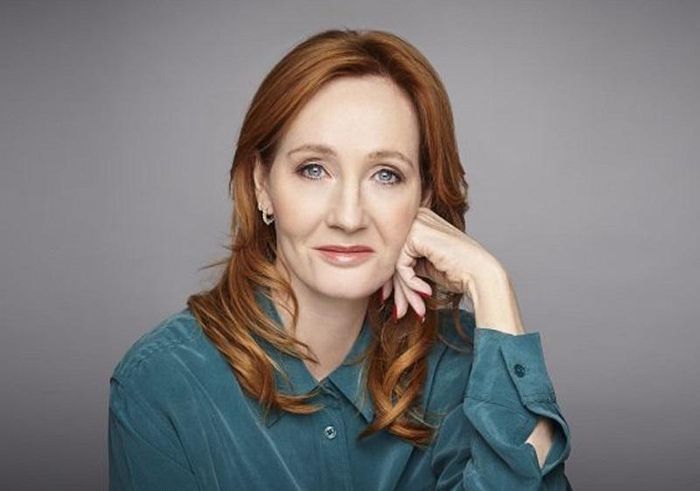 J.K. Rowling 
