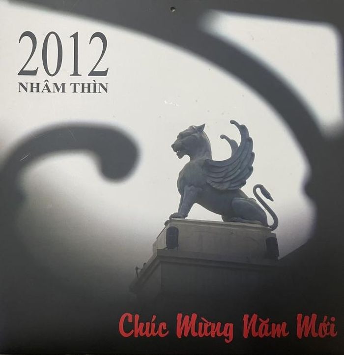 Bìa lịch Nhâm Thìn kỷ niệm 100 năm Nhà hát Lớn Hà Nội