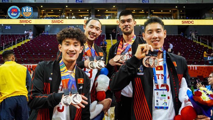 Bóng rổ Việt Nam có lợi thế sân nhà SEA Games 31 và mục tiêu đổi màu huy chương so với 3 năm trước có thể khả thi. Ảnh: VBA