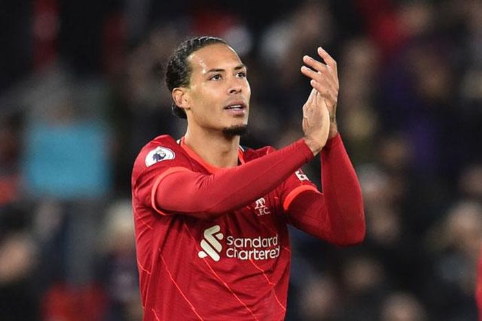 Hậu vệ: Virgil van Dijk (Liverpool).