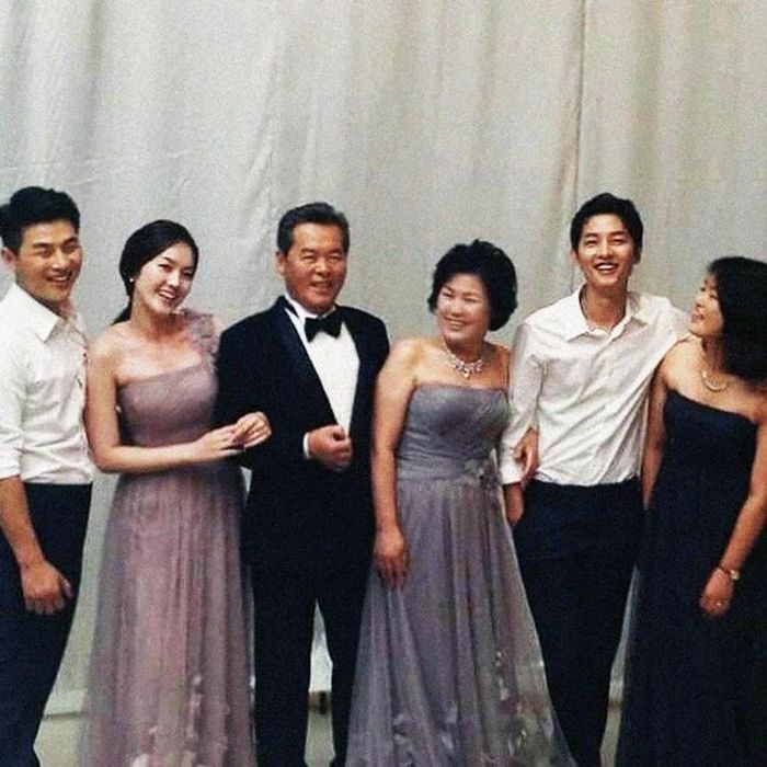 Hình gia đình Song Joong Ki.