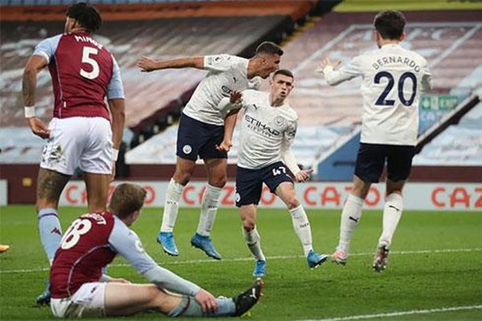 Manchester City chỉ còn cách Chelsea vỏn vẹn 1 điểm.