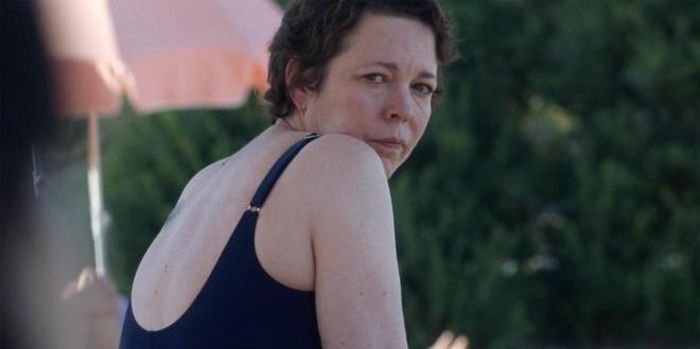 Olivia Colman hóa thân Leda Caruso trong “The Lost Daughter”