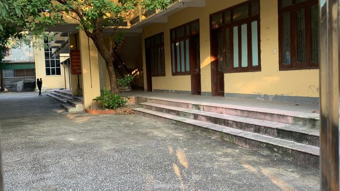 Trụ sở của Trung tâm bồi dưỡng nghiệp vụ kiểm sát (thuộc Viện Kiểm sát nhân dân tối cao) ở số 58 đường Nguyễn Thị Minh Khai, TP Vinh bỏ hoang trong một thời gian dài. 