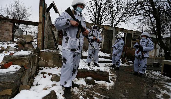 Quan hệ giữa Nga và Ukraine đổ vỡ sau bất ổn chính trị năm 2014, với việc Quốc hội Ukraine do phe đối lập kiểm soát phế truất cựu Tổng thống thân Moscow Viktor Yanukovych.