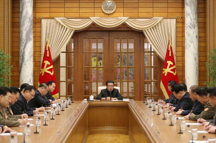 Nhà lãnh đạo Kim Jong Un tại cuộc họp hôm 1/12. Ảnh: Reuters.