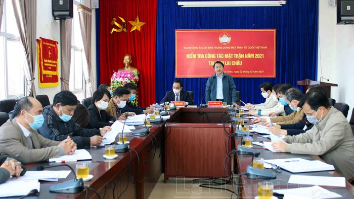 Quang cảnh buổi làm việc.