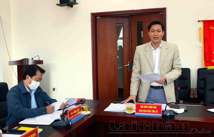 Đại diện Ban Dân vận Tỉnh ủy phát biểu tại buổi kiểm tra.