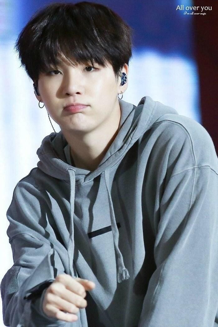 Suga (BTS) xếp vị trí thứ 5.